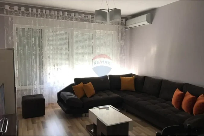 Tirane, shitet apartament , 88 m² 