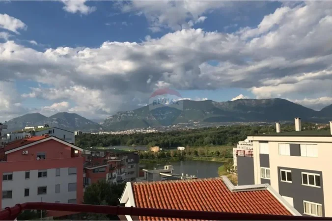 Tirane, shitet apartament , 88 m² 