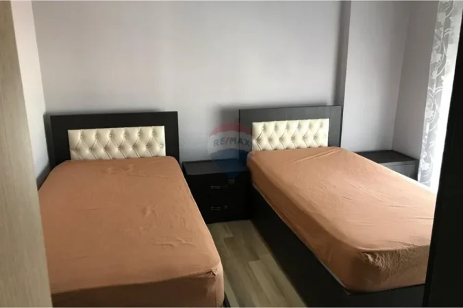 Tirane, shitet apartament , 88 m² 