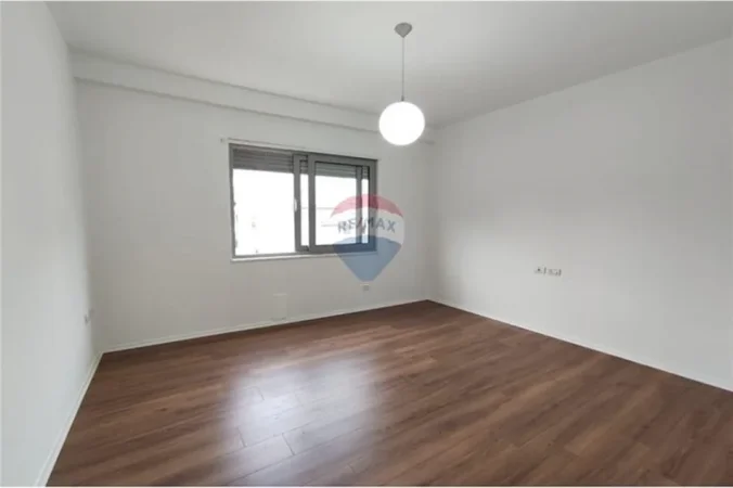 Tirane, shitet zyre , 108 m² 