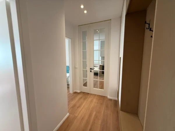 Tirane, shitet apartament 2+1+Ballkon Kati 5, 89 m² 275.000 € (Qender)