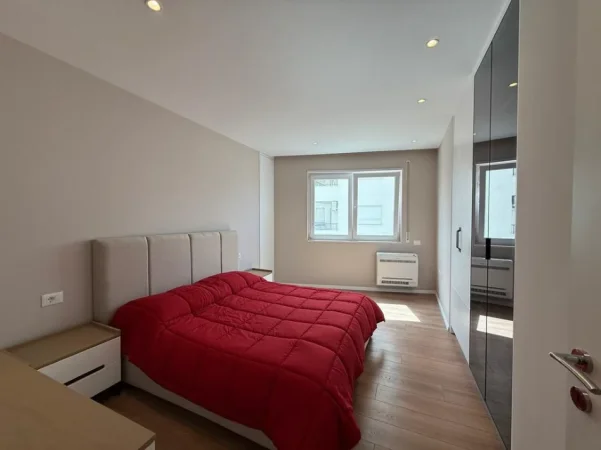 Tirane, shitet apartament 2+1+Ballkon Kati 5, 89 m² 275.000 € (Qender)