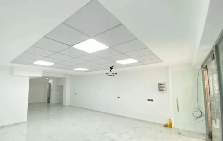 Tirane, jepet me qera dyqan Kati 0, 120 m² 2.000 € (ZOGU I ZI)