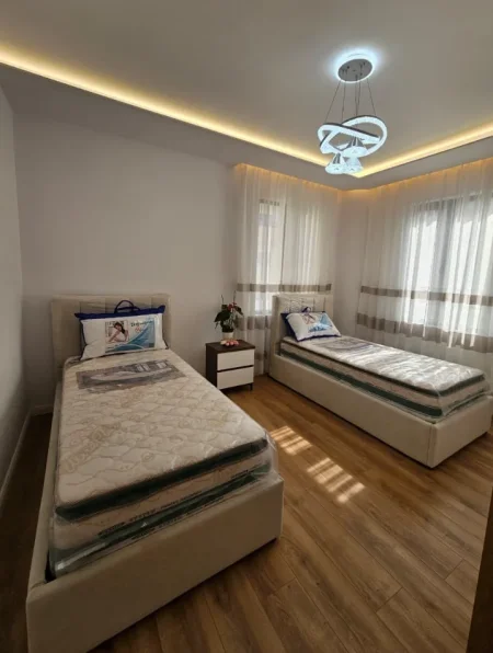 Tirane, shitet apartament 2+1+Ballkon , 116 m² 265.000 € 