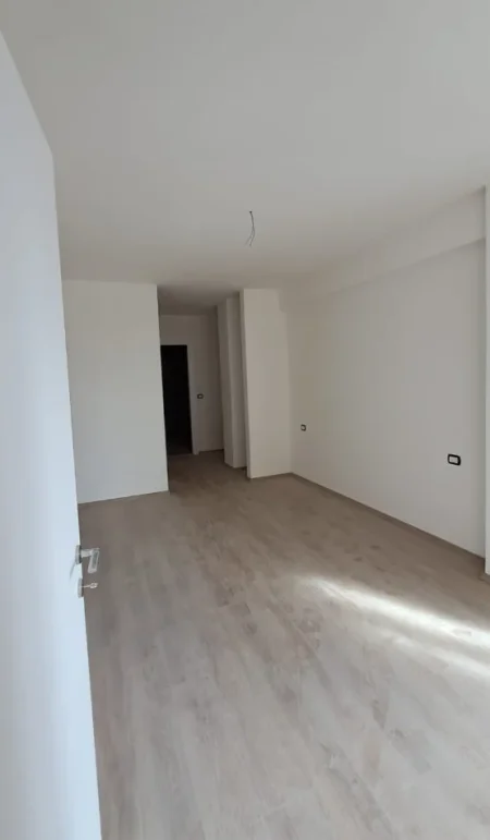 Tirane, shitet apartament 2+1 Kati 4, 121 m² 192.700 € 