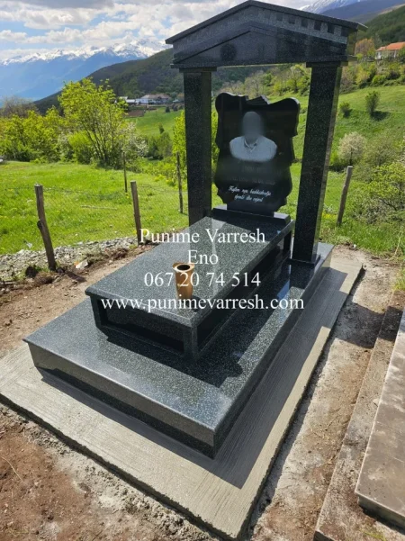 Tirane, ofroj Punime Qivuri Granit - Modele Varresh me kollona - Granit Hassan Green