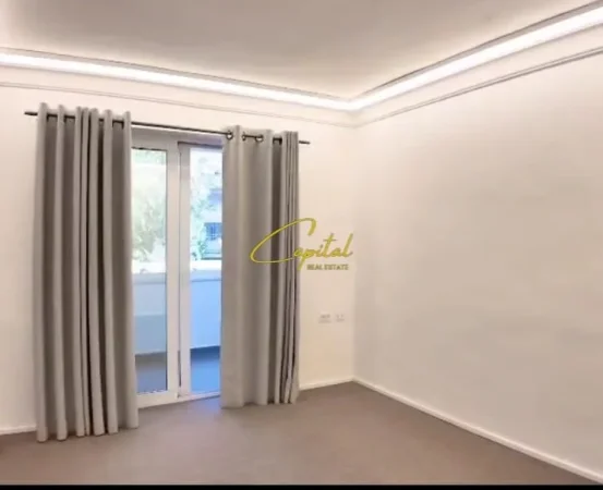 Tirane, jepet me qera ambjent biznesi Kati 1, 130 m² 1.500 € (RRUGA E DURRESIT)