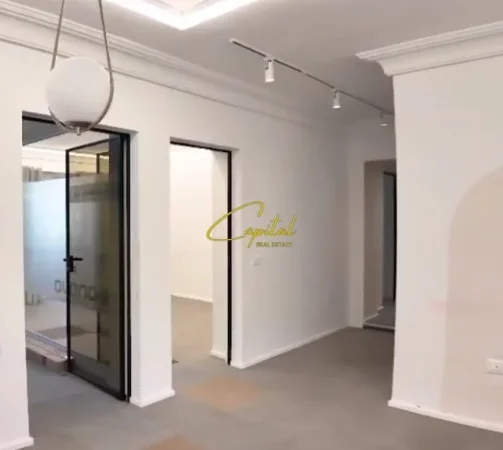 Tirane, jepet me qera ambjent biznesi Kati 1, 130 m² 1.500 € (RRUGA E DURRESIT)