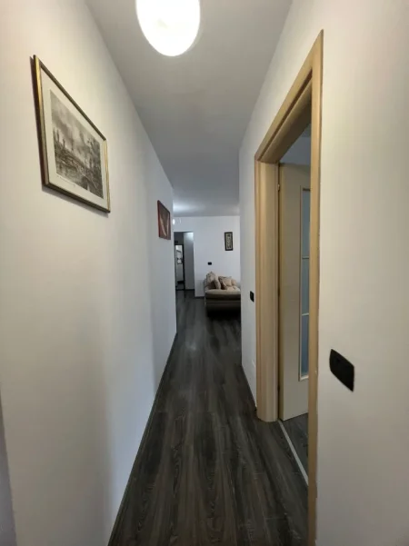 Tirane, shitet apartament 2+1+Ballkon Kati 6, 90 m² 195.000 € (Ish Fusha e Aviacionit)