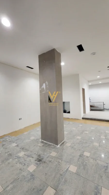 Tirane, jepet me qera ambjent biznesi Kati 0, 150 m² 1.500 € (RRUGA E KAVAJES)