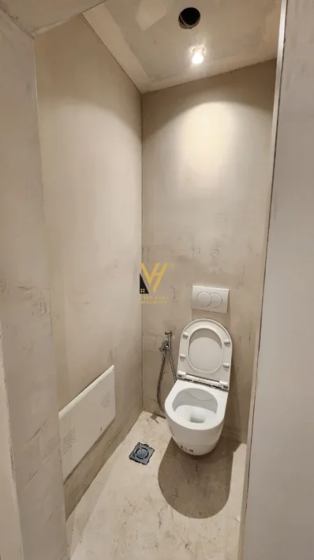 Tirane, jepet me qera ambjent biznesi Kati 0, 150 m² 1.500 € (RRUGA E KAVAJES)