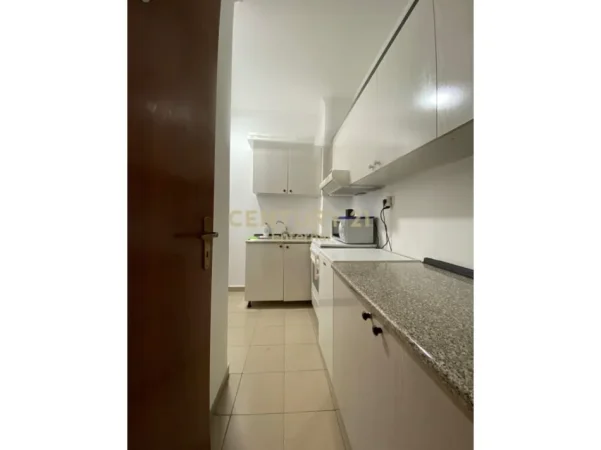 Tirane, jepet me qera ambjent biznesi Kati 3, 107 m² 1.200 € 