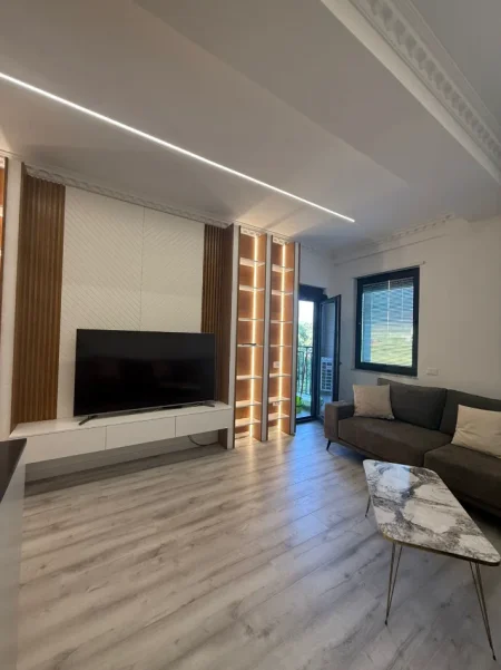 Tirane, jepet me qera apartament 2+1 , 1.000 € (liqeni i thate , Kopshti Botanik)
