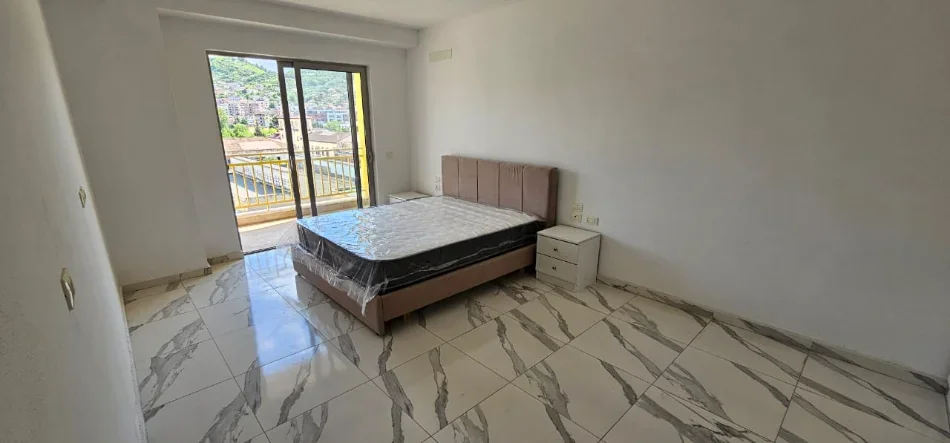Tirane, jepet me qera apartament 2+1+Ballkon , 128 m² 500 € 