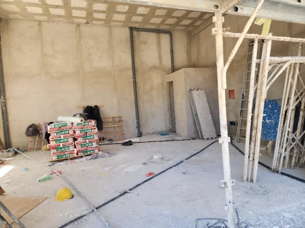 Tirane, Liste me oferta dyqan Kati 0, 48 m² 
