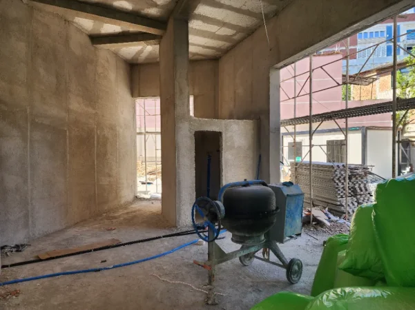 Tirane, Liste me oferta dyqan Kati 0, 48 m² 
