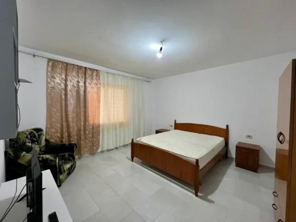 Tirane, jepet me qera garsonier 1+1 Kati 1, 35 m² 250 € (Rruga Mihal Grameno)