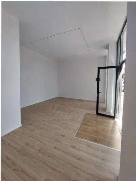 Tirane, jepet me qera dyqan Kati 0, 55 m² 1.200 € (PROKURORIA)