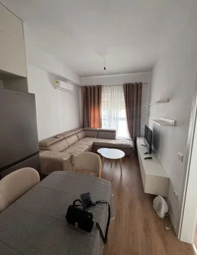 Tirane, jepet me qera apartament 1+1 Kati 5, 50 m² 400 € (kompleksi kadiu, ali demi)