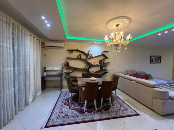 Tirane, jepet me qera apartament 2+1 Kati 3, 600 € 