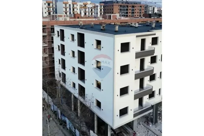 Tirane, shitet apartament 1+1 Kati 1, 67 m² 