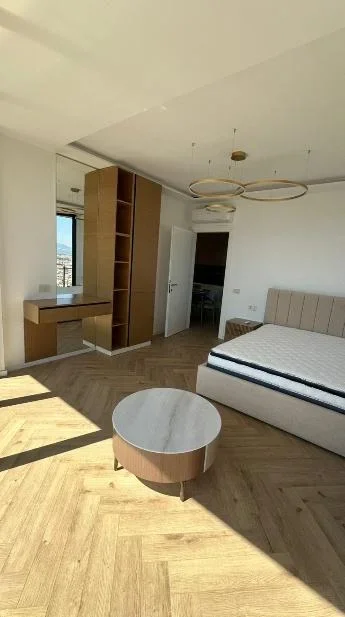 Tirane, jepet me qera apartament 2+1+Aneks+Ballkon Kati 11, 110 m² 1.300 € (GOLDEN TOWER REZIDENCE)