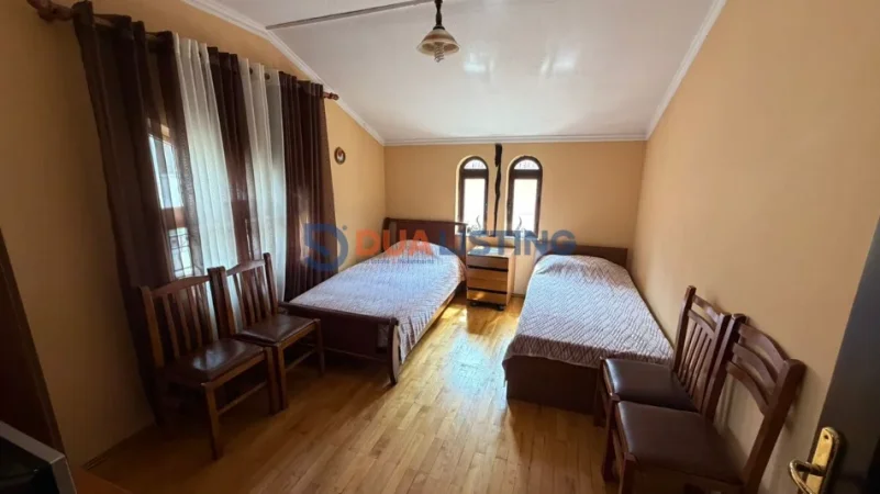 Tirane, shitet Vile 3 Katshe , 250 m² 500.000 € (Don Bosko)