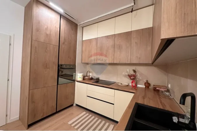 Tirane, jepet me qera apartament 2+1 , 120 m² 1.300 € (rruga e barrikadave)