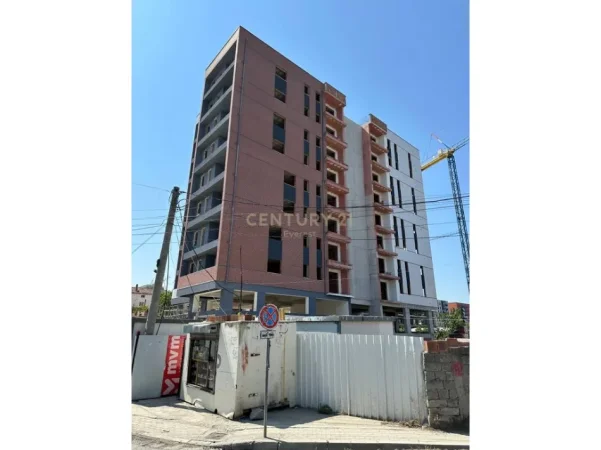 Tirane, shes apartament 1+1 Kati 5, 65 m² 120.000 € (Ish Fusa e Aviacionit)