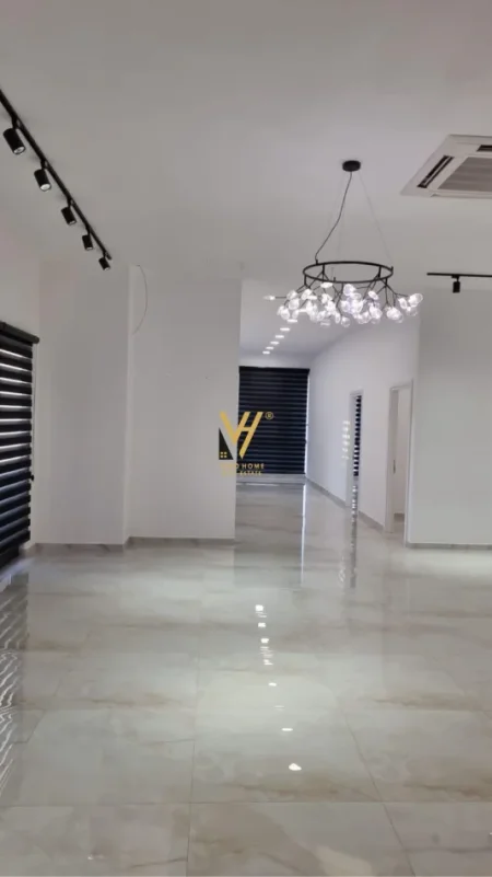 Tirane, jepet me qera ambjent biznesi Kati 2, 230 m² 3.500 € (RRUGA E DIBRES)