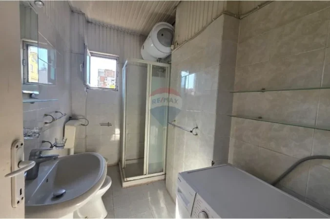 Tirane, jepet me qera apartament 2+1 Kati 4, 68 m²
