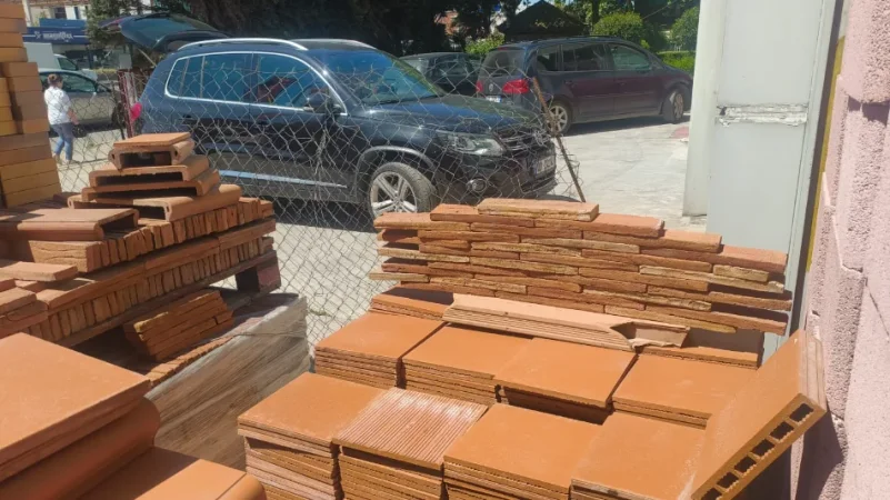 Tirane, shes Tulla shamat të reja dhe të përdorura, oxhaqe, furra, pllaka balte veshjeje, etj 10 €