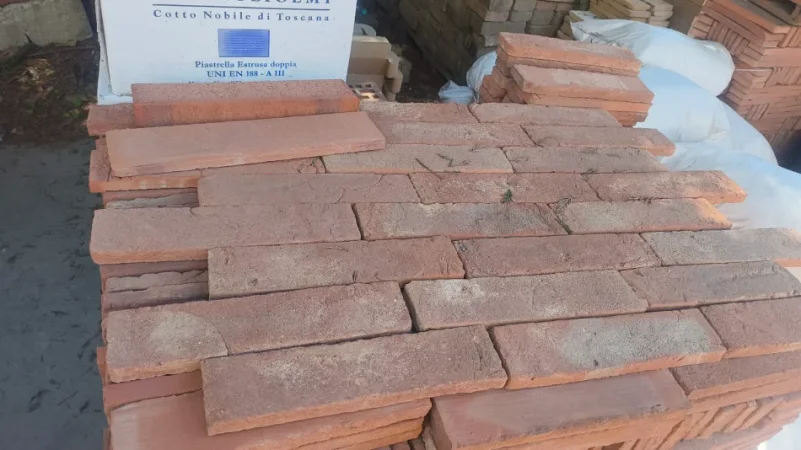 Tirane, shes Tulla shamat të reja dhe të përdorura, oxhaqe, furra, pllaka balte veshjeje, etj 10 €