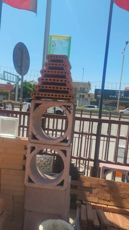 Tirane, shes Tulla shamat të reja dhe të përdorura, oxhaqe, furra, pllaka balte veshjeje, etj 10 €