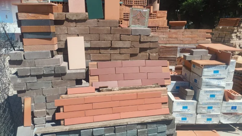 Tirane, shes Tulla shamat të reja dhe të përdorura, oxhaqe, furra, pllaka balte veshjeje, etj 10 €