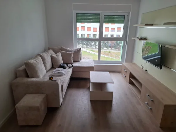 Tirane, jepet me qera apartament 1+1+Ballkon Kati 2, 65 m² 500 € (Ali Demi/Rezidenca Kadiu)