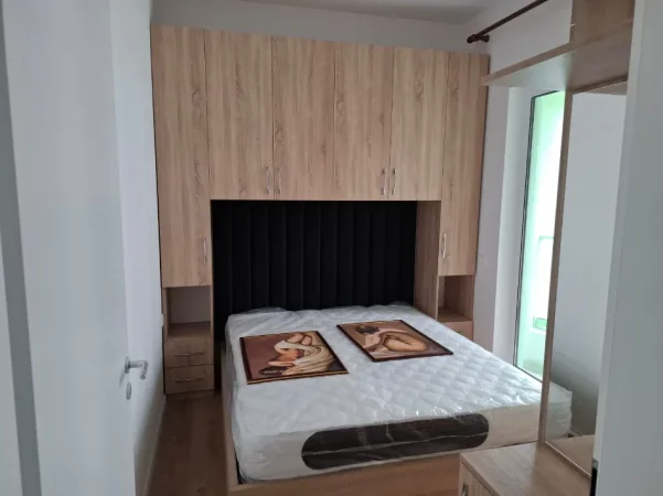 Tirane, jepet me qera apartament 1+1+Ballkon Kati 2, 65 m² 500 € (Ali Demi/Rezidenca Kadiu)