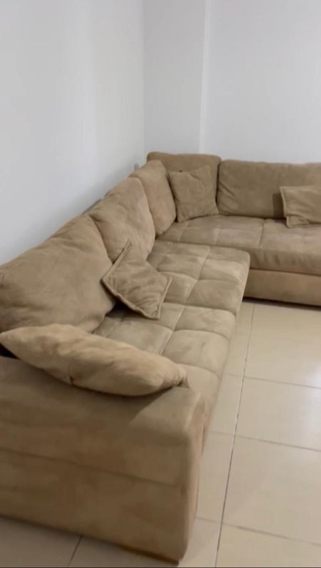 Tirane, jepet me qera apartament 1+1 Kati 3, 70 m² 380 Euro (5 Maji)