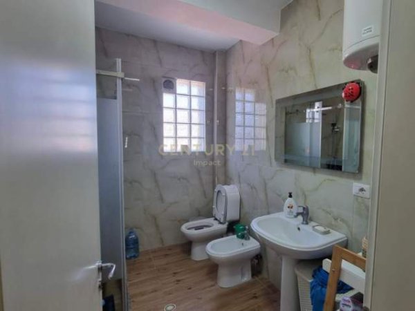 Tirane, shitet apartament 2+1 Kati 3, 100 m² 200.000 Euro (Rruga e Dibres)