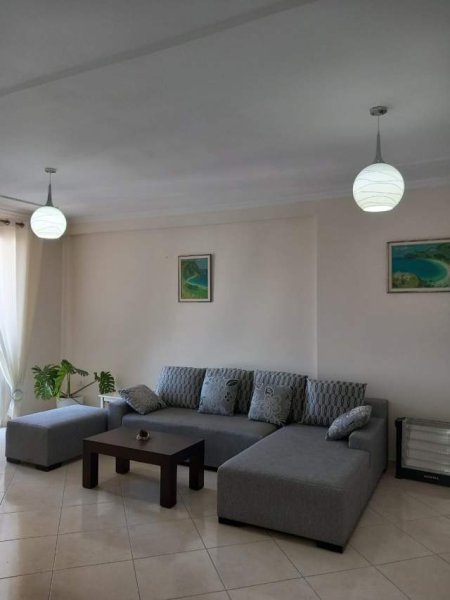 Tirane, jepet me qera apartament 2+1+BLK Kati 8, 85 m² 40.000 Leke