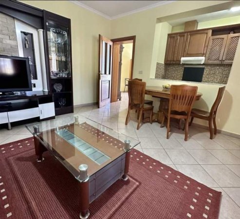 Tirane, jepet me qera apartament Kati 3, 96 m² 450 Euro (21 Dhjetori)