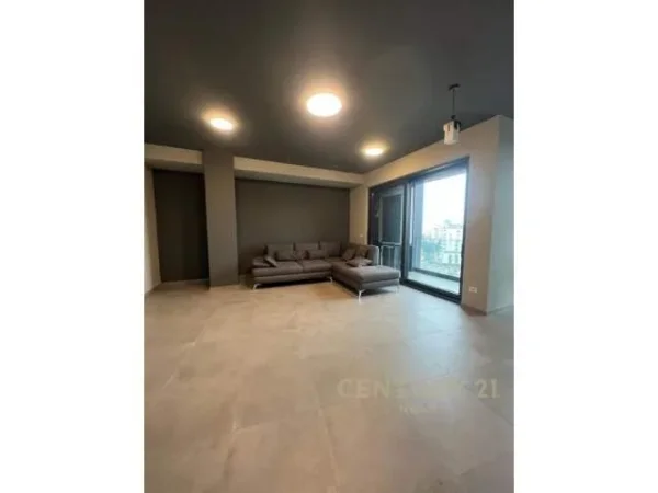 Tirane, jepet me qera apartament 102 m² 1.000 Euro (rruga elbasanit)