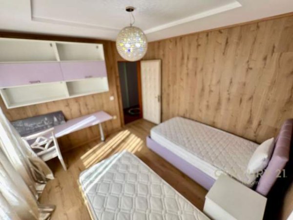 Tirane, shitet apartament 2+1+BLK Kati 7, 150 m² 320.000 Euro (Pranë Vilës Enver Tirana, Albania)