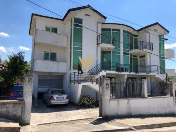 Tirane, shitet Vile 4+1 Kati 0, 631 m² 650.000 Euro (SAUK)