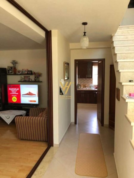 Tirane, shitet Vile 4+1 Kati 0, 631 m² 650.000 Euro (SAUK)