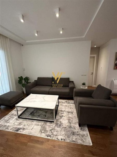 Tirane, jepet me qera apartament 2+1 Kati 1, 125 m² 1.000 Euro (kopshti botanik)