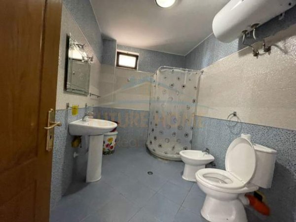 Tirane, jepet me qera apartament 2+1 Kati 5, 117 m² 600 Euro (rruga e durresit)