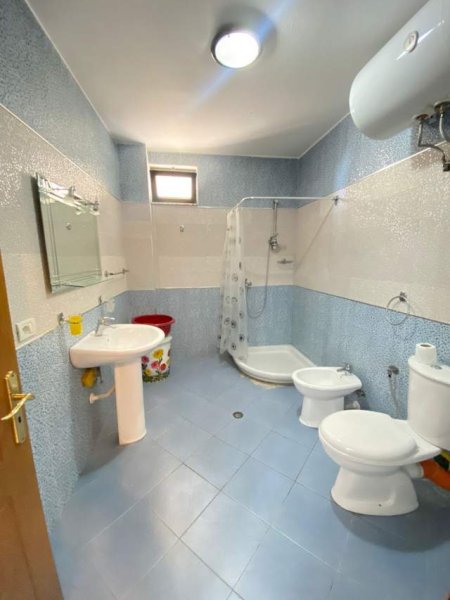 Tirane, jepet me qera apartament 2+1+BLK Kati 5, 110 m² 700 Euro (Rruga Durresit)