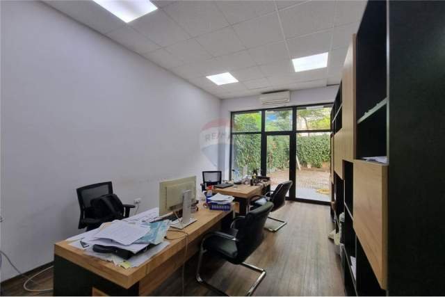 Tirane, shitet zyre Kati 0, 170 m² 360.000 Euro (Shkelqim Fusha)