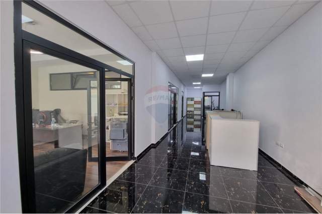 Tirane, shitet zyre Kati 0, 170 m² 360.000 Euro (Shkelqim Fusha)